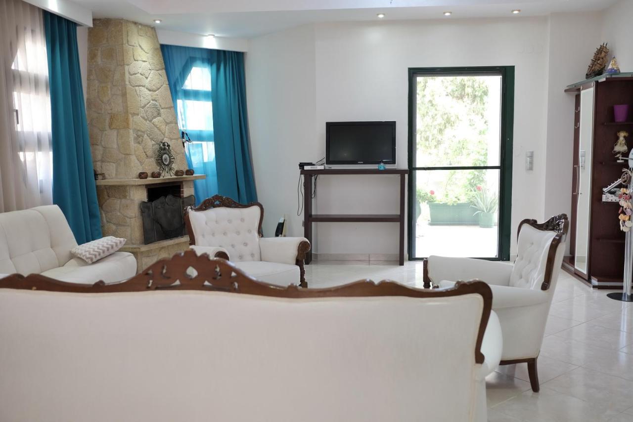 Irenes Apartment Kallithea  Ngoại thất bức ảnh